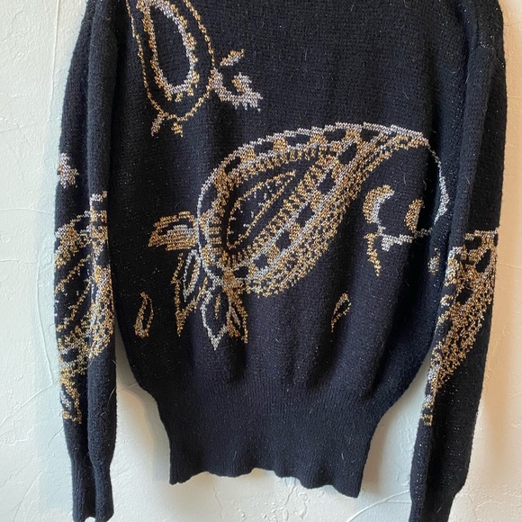 Vintage Elegant Black and Gold Paisley Crew Neck Sweater - Picture 2 of 6